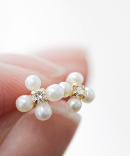 cui-cui（キュイキュイ） ピアス ダイヤモンド / パール フラワー