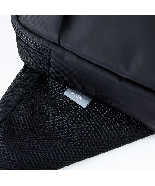 NAUGHTIAM（ノーティアム） ウエストポーチ 「NESK/ネスク」 スクエア