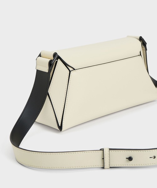 CHARLES ＆ KEITH ショルダーバッグ バッグ Nasrin ナスリン