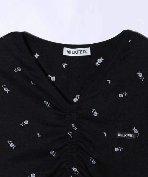 MILKFED. tシャツ FLOWER EMBROIDERY SHIRRING S/S TOP