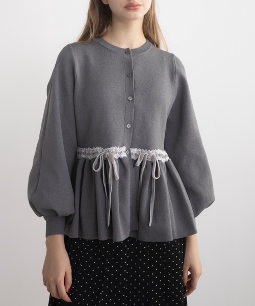 【新品未使用タグ付き】新作SNIDEL レースリボンペプラムカーディガン グレー カーディガン velours ribbon peplum cardigan / リボンペプラム