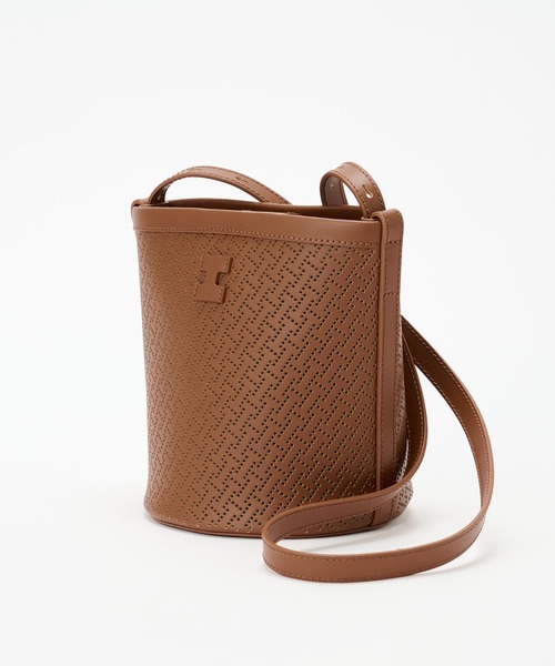 極美品　IACUCCIイアクッチ　ショルダーバッグ　メッセンジャー人気色ブラウン IACUCCI（イアクッチ） ショルダーバッグ FREE キャメル レディース