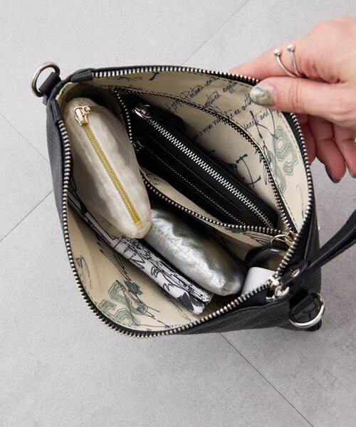 ear PAPILLONNER（イア パピヨネ） ショルダーバッグ バッグ 「IOPELLE