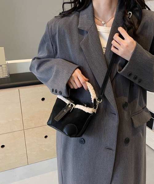 ショルダーバッグ バッグ コンパクトボアムートンバッグ レディース