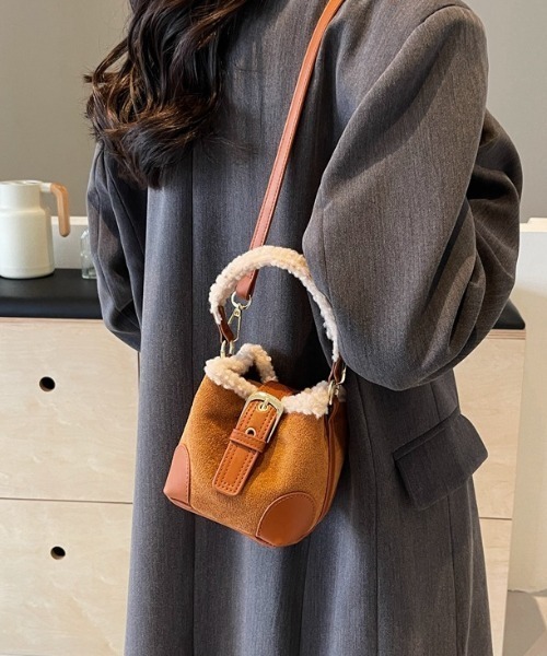 ショルダーバッグ バッグ コンパクトボアムートンバッグ レディース