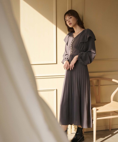 GUCCI ベージュ半袖ワンピース　パールボタン GUCCI ベージュ半袖ワンピース パールボタン