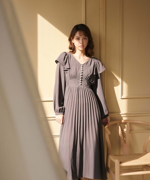 fifth（フィフス） ワンピース フリルデザインパールボタンワンピース