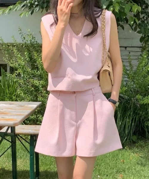 FAVORITO セットアップ Vネックベストトップスショートパンツ
