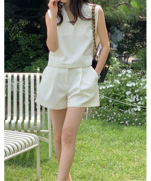 FAVORITO セットアップ Vネックベストトップスショートパンツ