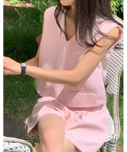 FAVORITO セットアップ Vネックベストトップスショートパンツ