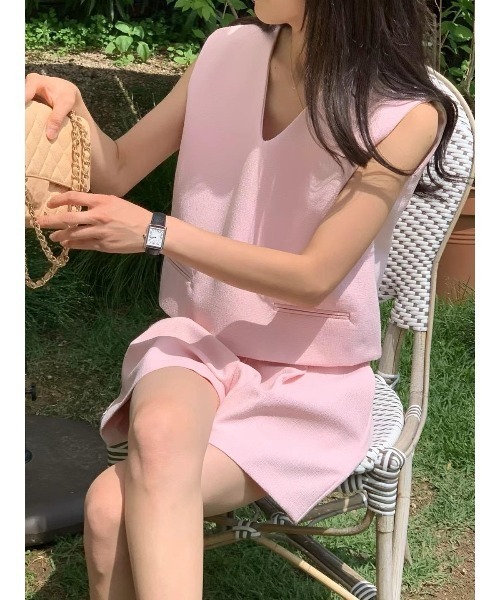 FAVORITO セットアップ Vネックベストトップスショートパンツ