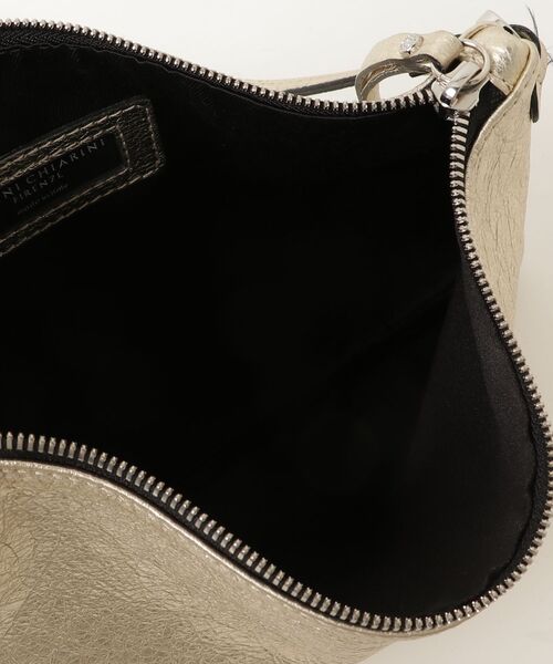 GIANNI CHIARINI ゴールドショルダーバッグ GIANNI CHIARINI（ジャンニ キアリーニ） ショルダーバッグ - ゴールド