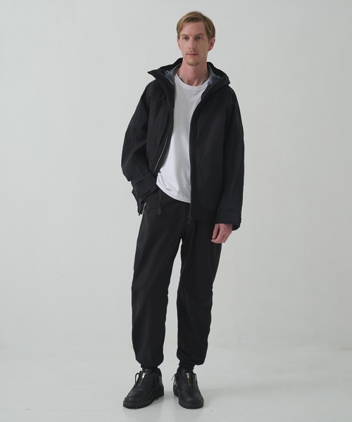 パンツ 「White Mountaineering / ホワイトマウンテニアリング」KNEE TUCK JOGGER PANTS メンズの画像