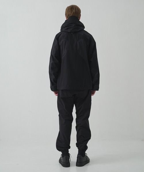 パンツ 「White Mountaineering / ホワイトマウンテニアリング」KNEE TUCK JOGGER PANTS メンズの画像