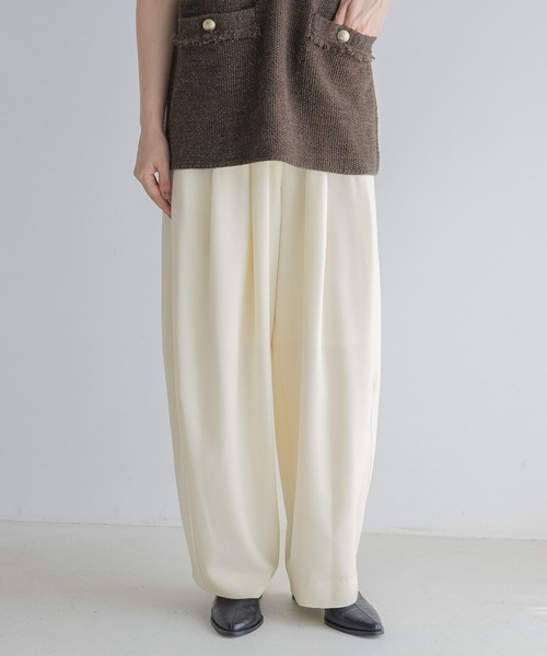 「A part by」 スラックス MEDIUM ベージュ レディースの画像