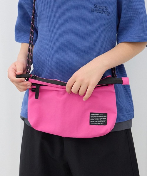 MICHAEL KORS ピンク サコッシュ　ボディバッグ　ウエストポーチ MICHAEL KORS ピンク サコッシュ ボディバッグ ウエストポーチ セール