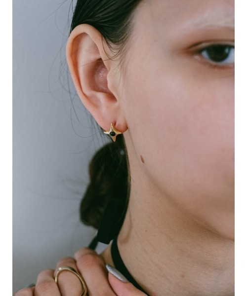 Golden Star Pearl Piercing | Exquisite Pearls