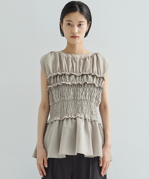 ブラウス シャツ 「STUDIOUS/ステュディオス」SHIRRING NO SLEEVE TOPS/シャーリングノースリーブトップス／フリル レディ STUDIOUS ブラウス シャツ 「STUDIOUS/ステュディオス」SHIRRING