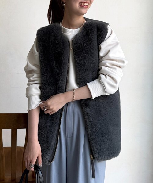 【美品】24AW Drawer カシミヤ　ファー　ジレ　ベスト　ニット　ブラック 即納品】カシミヤファーショートベスト