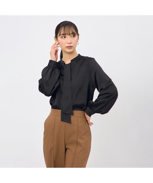 AOYAMA ブラウス シャツ 華やかさが目を引く微光沢素材!取り外しタイ付
