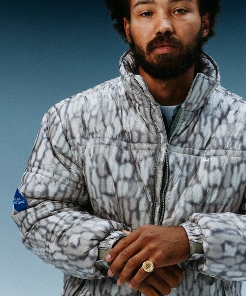 HUF（ハフ） ブルゾン アウター 89 WARPED CAMO TYVEK PUFFER メンズ