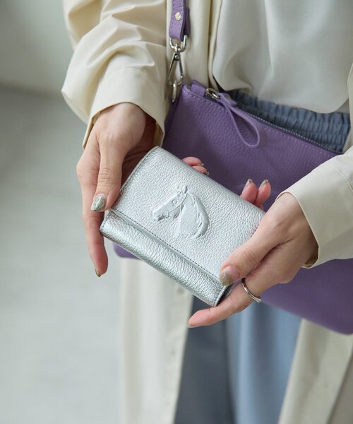 ear PAPILLONNER イア パピヨネ 財布 シャンパンゴールド / 24春夏 本革 エンボス 長財布 / ロングウォレット ラウンドジップ メタリック レザー / ブランド ファッション アイテム【レディース】【中古】 ear PAPILLONNER（イア パピヨネ） 財布 「完全別注/本革」「perche