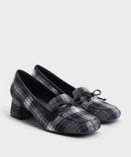 CHARLES ＆ KEITH（チャールズ&キース） ローファー サークルチャーム