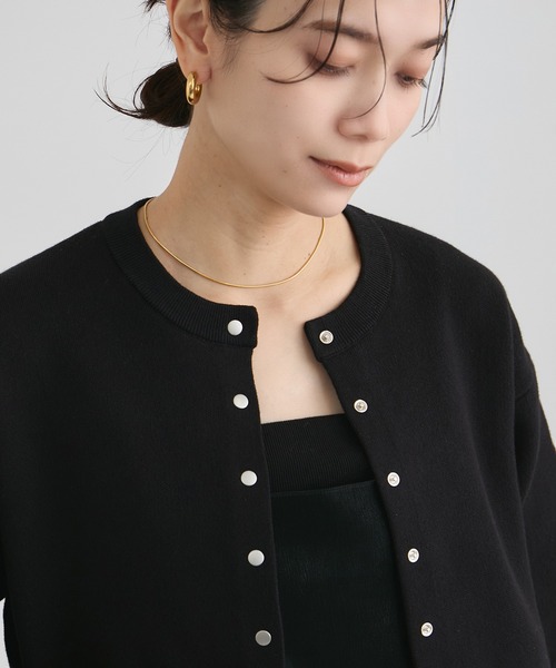 アダムエロペ　シャツ襟付きカーディガン　ブラック　金ボタン　長袖　クルーネック黒 アダムエロペ シャツ襟付きカーディガン ブラック 金ボタン 長袖