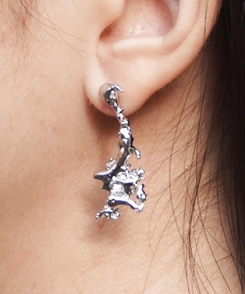 misto accessories ピアス Lava アシンメトリーメタルピアス