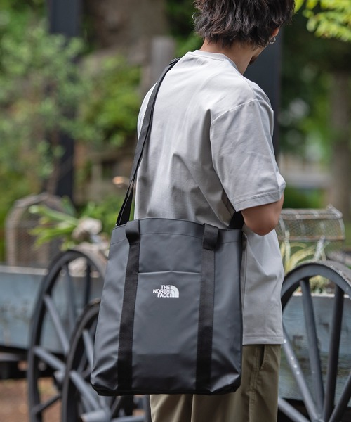 「THE NORTH FACE」 ショルダーバッグ ONE SIZE オリーブ メンズの画像