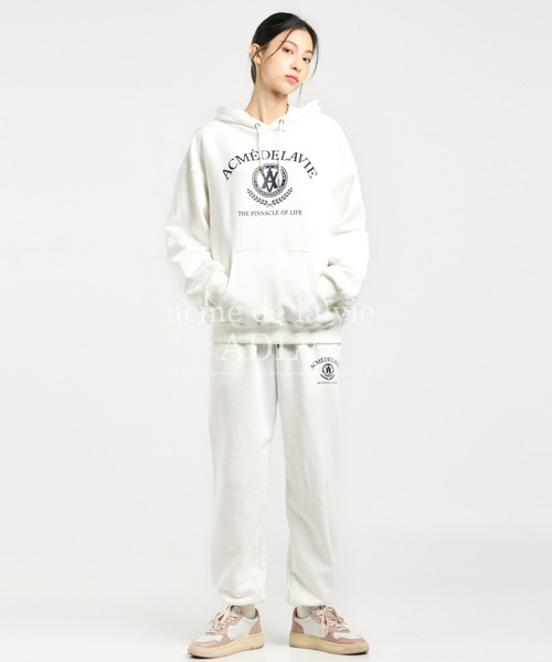 パーカー A'GEM/22 × .kom「acme de la vie/アクメドラビ」LAUREL A LOGO EMBLEM HOODIE/ ローレ A'GEM/22 × .kom『acme de la vie/アクメドラビ』LAUREL A LOGO