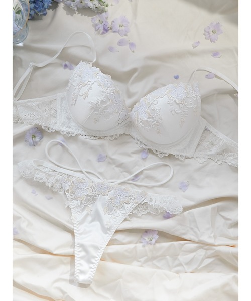 【新品未使用】Ravijour ドットフラワー グラマーアップ Ravijour（ラヴィジュール）の「ドットフラワー グラマーアップ