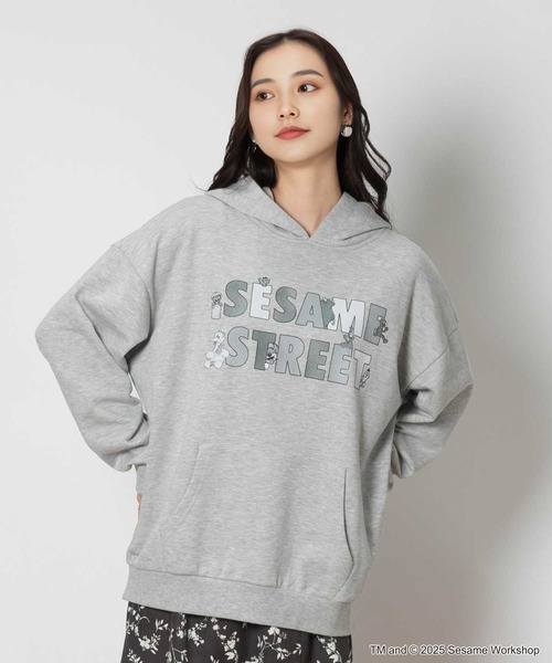 Right-on（ライトオン） パーカー 「SESAME STREET」プリントパーカー