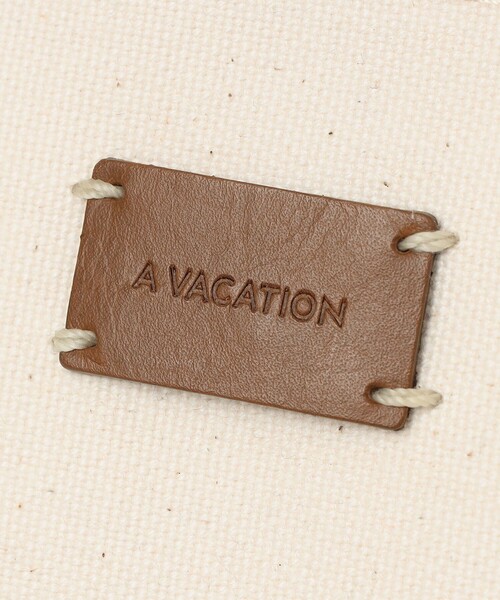 a vacation アバケーション　ベージュ A VACATIONのトートバッグ【STANDARD BOOK 2024Spring】 | HAPPY PLUS