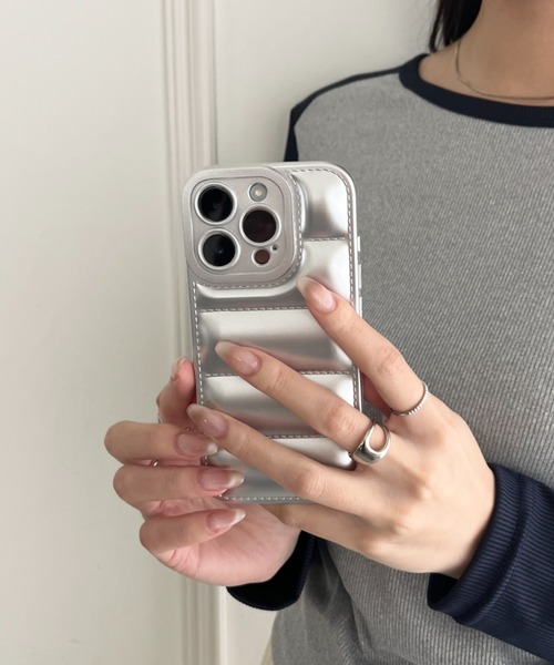 スマホケース 「iPhone13~iPhone16対応」ダウン風デザインスマホケース