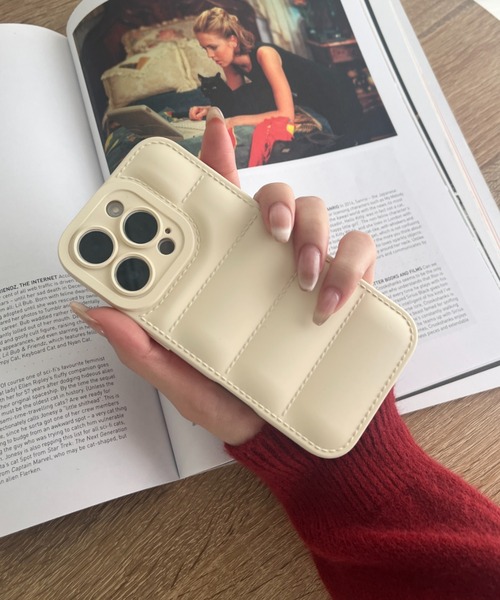IKUO スマホケース(iPhone13) スマホケース 「iPhone13~iPhone16対応」ダウン風デザインスマホケース