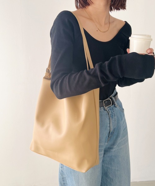 【関税込み】TOTEME タン Double ベルト トートバッグ トートバッグ ポーチ付きダブルベルトトートバッグ レディース
