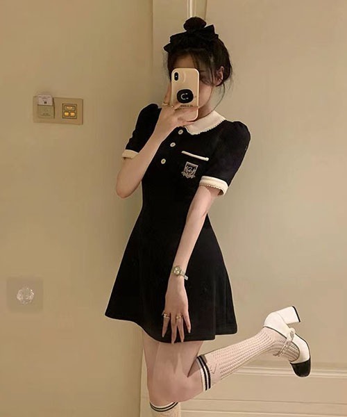 ブラックパフスリーブミニワンピースお値下げ可能 可愛い パフスリーブ ワンピース ミニワンピース (ワンピース