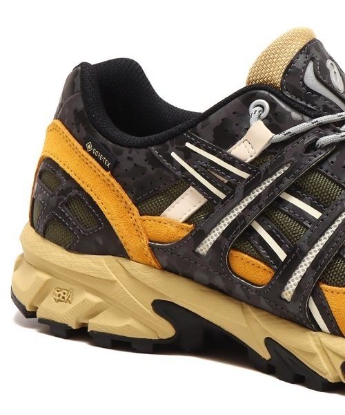 ASICS（アシックス） ローカットスニーカー 27cm イエロー メンズ