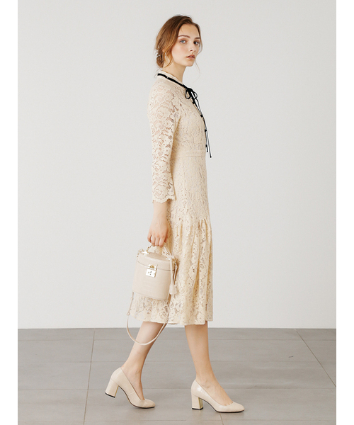 未使用　CELFORD ベージュ 長袖 ひざ丈ワンピース 38 CELFORD（セルフォード） 長袖ワンピース 38 ベージュ レディース