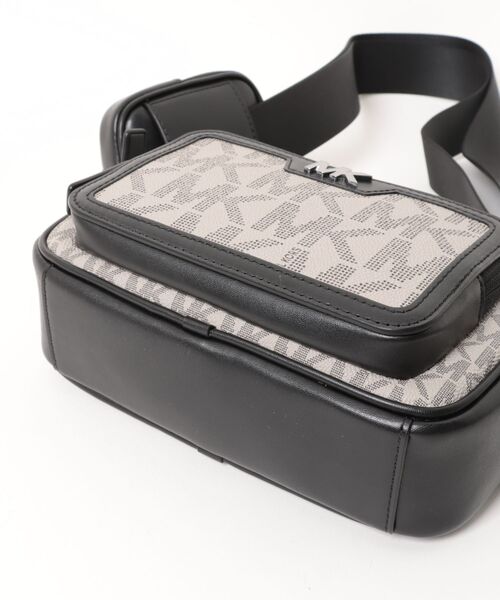 極美品 マイケルコース シグネチャー スモール カメラバッグ レザー ポーチ付 MICHAEL KORS（マイケルコース） ショルダーバッグ COOPER カメラ