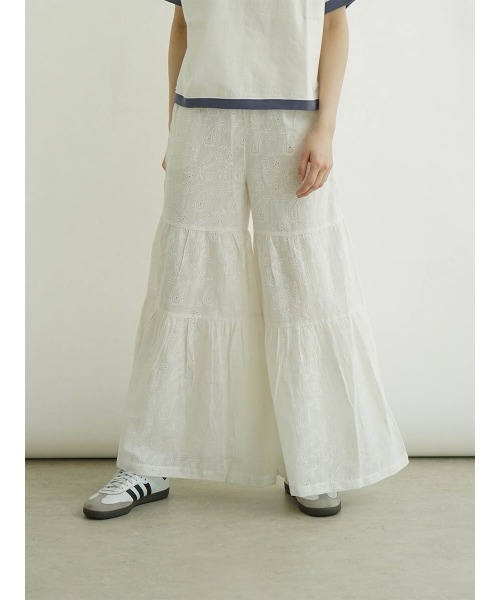 新品タグ付き♡FIKA コットンカットワークレースフレアパンツ FIKA. パンツ Cotton cutwork lace flare pants レディース