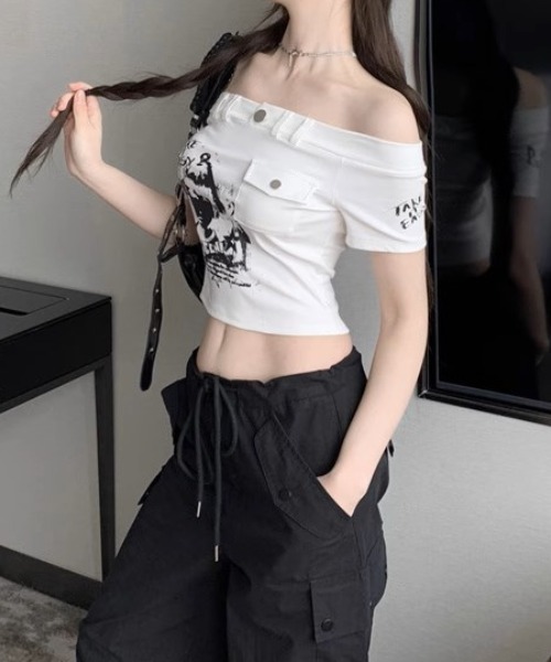 tシャツ A'GEM/9 × .kom 「.KOM/ドットケーオーエム」 オフショルダーアシンメトリーTEE レディース KOM tシャツ A'GEM/9 × .kom 「.KOM/ドットケーオーエム