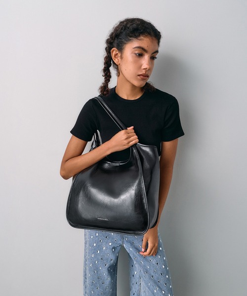 台湾 CHARLES&KEITH Sianna ロングジッパートート CHARLES ＆ KEITH トートバッグ Sianna シアンナ クリンクル