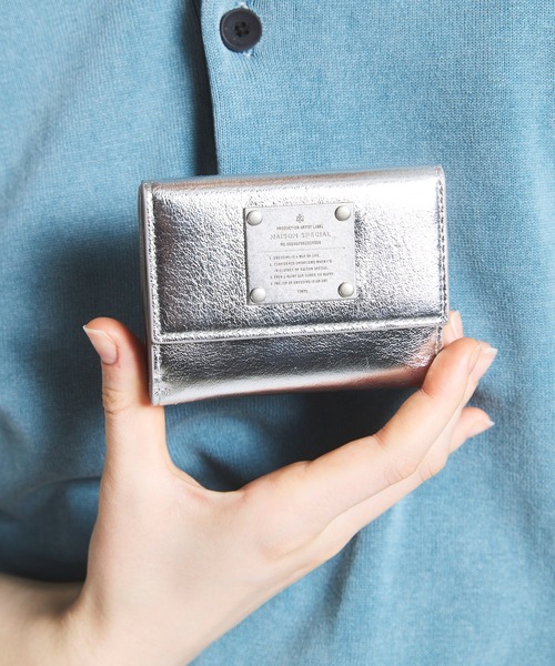 美品✨プラダ♡パスケース付きフラップ長財布　メタルロゴプレートりぼん　銀グレー PRADA プラダ パスケース付き ロゴ レザー ロングウォレット 長