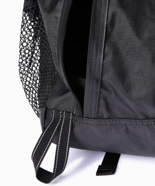 デイバック リュック and wander/アンドワンダー  ECOPAK 30L backpack メンズ レディースの画像