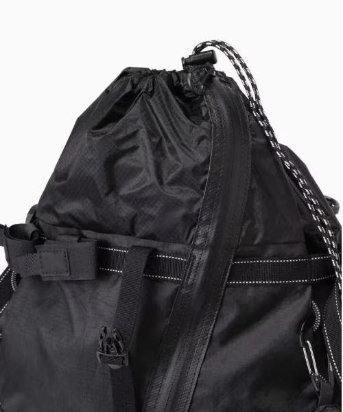 デイバック リュック and wander/アンドワンダー  ECOPAK 30L backpack メンズ レディースの画像