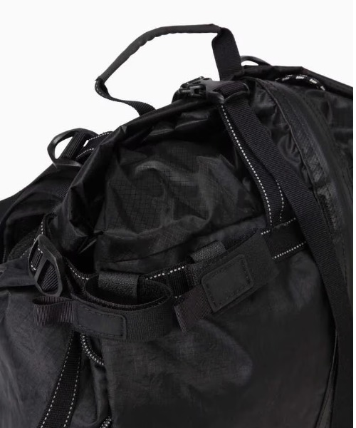 デイバック リュック and wander/アンドワンダー  ECOPAK 30L backpack メンズ レディースの画像