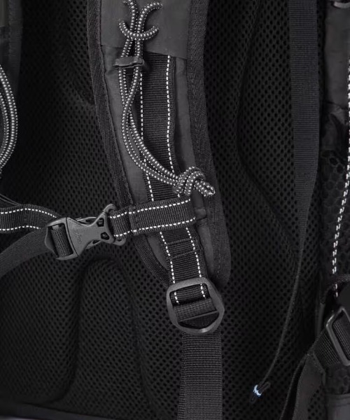 デイバック リュック and wander/アンドワンダー  ECOPAK 30L backpack メンズ レディースの画像