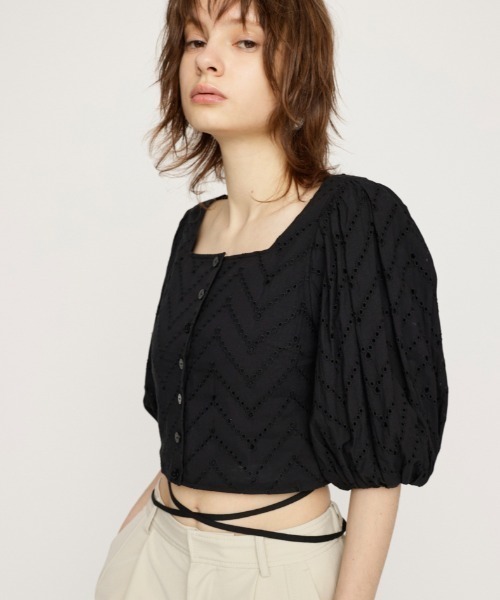 SLY（スライ） tシャツ FRONT BUTTON LACE PUFF TOPS フロント ボタン